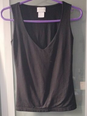 Hennes (H&M) Black V-Neck Sleeveless Tank